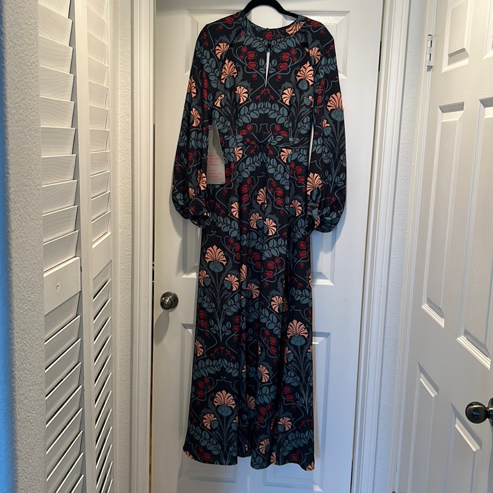 NWT ASOS maxi dress, cut out in the shoulders, chest & back. US size 8. Beautifu